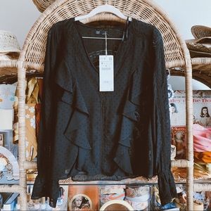 🌼 NWT Zara black ruffle blouse 🌼